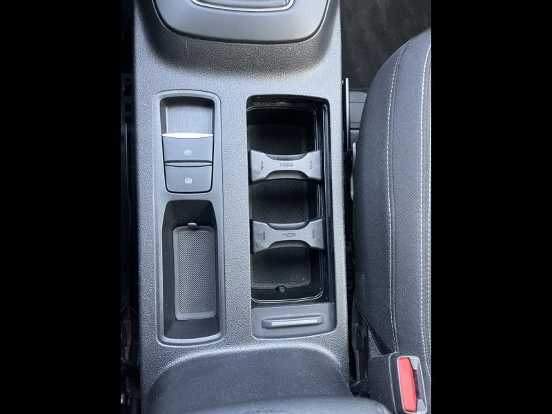 Photo 13 de l’annonce de FORD Kuga d’occasion à vendre à BRIGNOLES