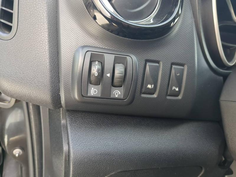 Photo 18 de l’annonce de OPEL Vivaro Fg VUL d’occasion à vendre à ARLES