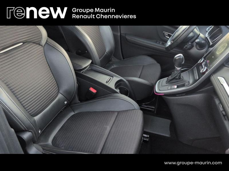 Photo 18 de l’annonce de RENAULT Scenic d’occasion à vendre à CHENNEVIÈRES-SUR-MARNE