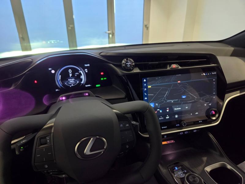 Photo 4 de l’annonce de LEXUS RZ d’occasion à vendre à AUBIÈRE