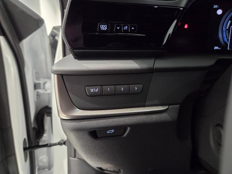 Photo 13 de l’annonce de LEXUS RZ d’occasion à vendre à AUBIÈRE