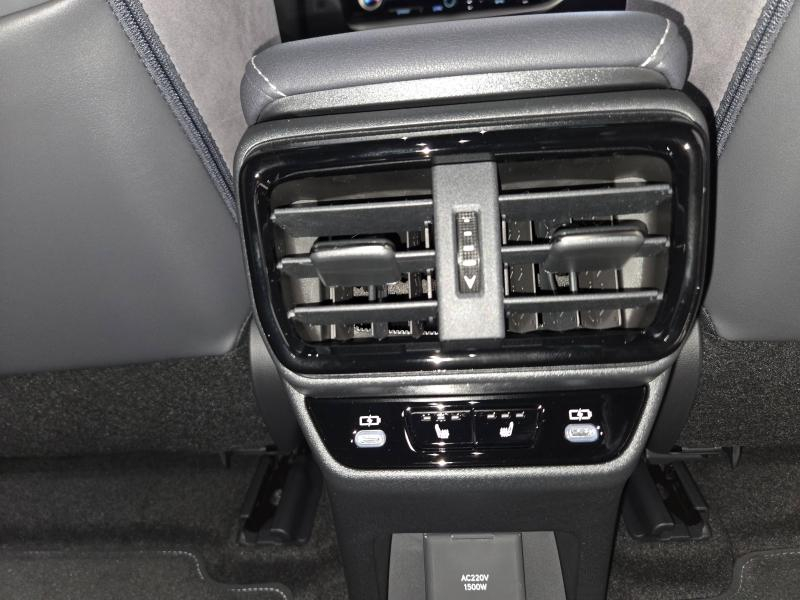 Photo 18 de l’annonce de LEXUS RZ d’occasion à vendre à AUBIÈRE