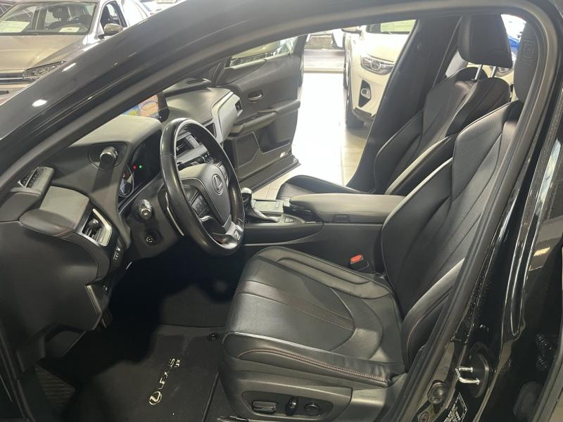 Photo 19 de l’annonce de LEXUS UX d’occasion à vendre à LATTES