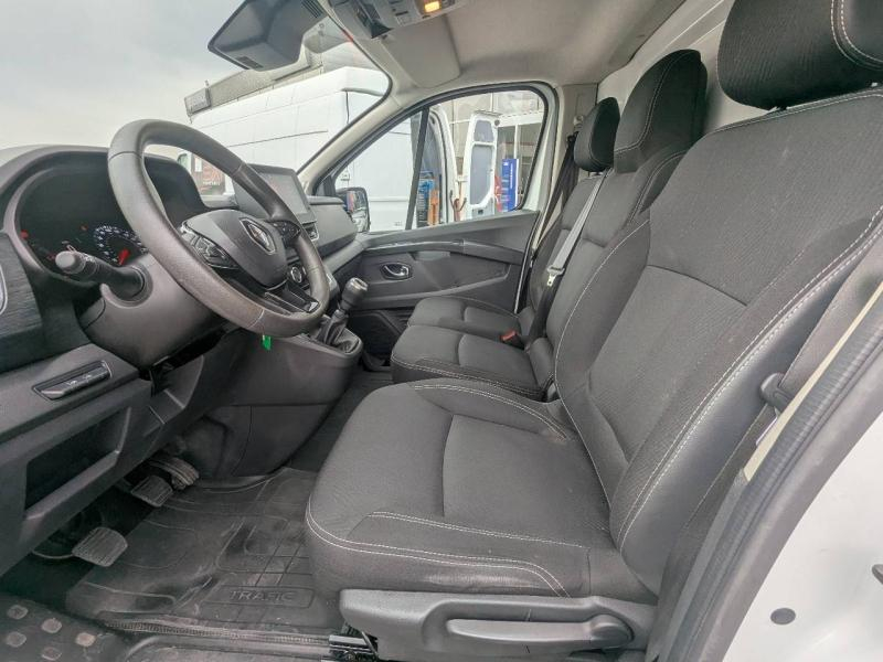 Photo 10 de l’annonce de RENAULT Trafic Fg VUL d’occasion à vendre à FRÉJUS