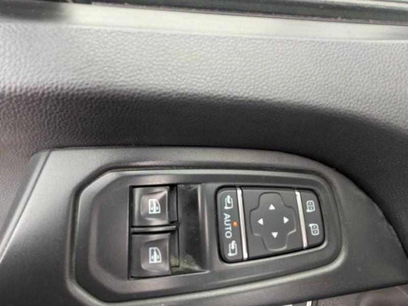 Photo 12 de l’annonce de RENAULT Trafic Fg VUL d’occasion à vendre à FRÉJUS