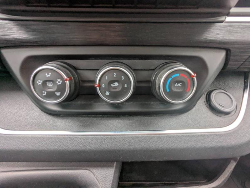 Photo 19 de l’annonce de RENAULT Trafic Fg VUL d’occasion à vendre à FRÉJUS