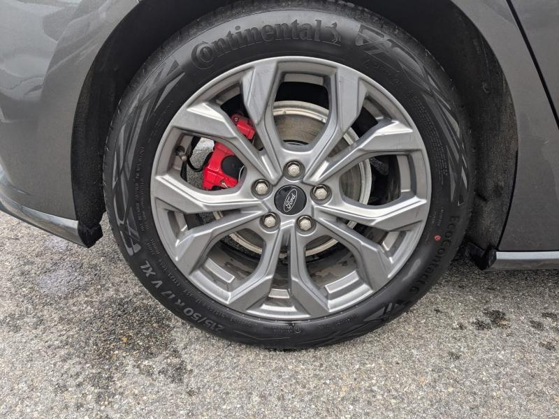 Photo 11 de l’annonce de FORD Focus d’occasion à vendre à TOULON