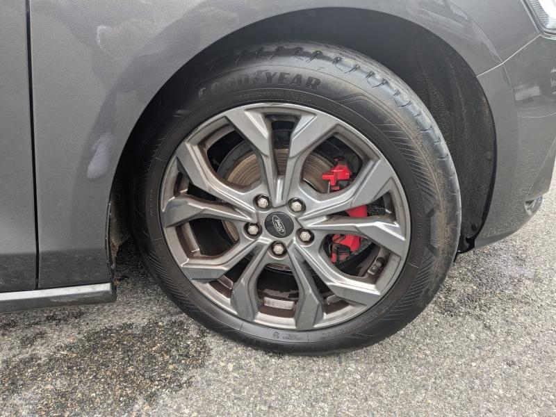 Photo 14 de l’annonce de FORD Focus d’occasion à vendre à TOULON