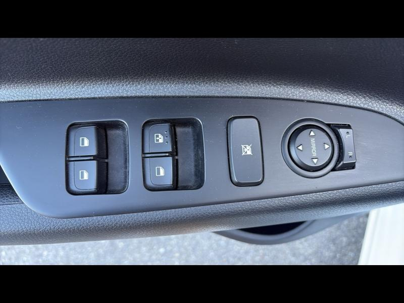 Photo 15 de l’annonce de KIA Rio d’occasion à vendre à AIX-EN-PROVENCE