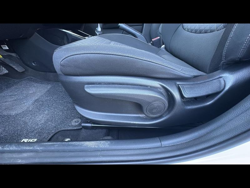 Photo 16 de l’annonce de KIA Rio d’occasion à vendre à AIX-EN-PROVENCE