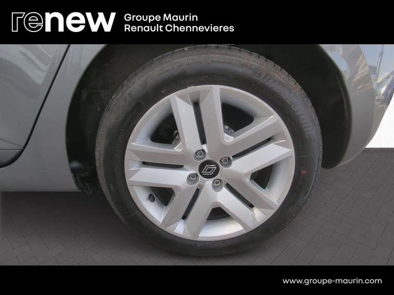 Photo 9 de l’annonce de RENAULT Clio d’occasion à vendre à CHENNEVIÈRES-SUR-MARNE