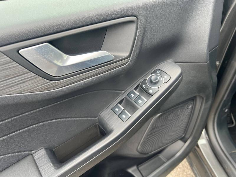 Photo 10 de l’annonce de FORD Kuga d’occasion à vendre à TOULON