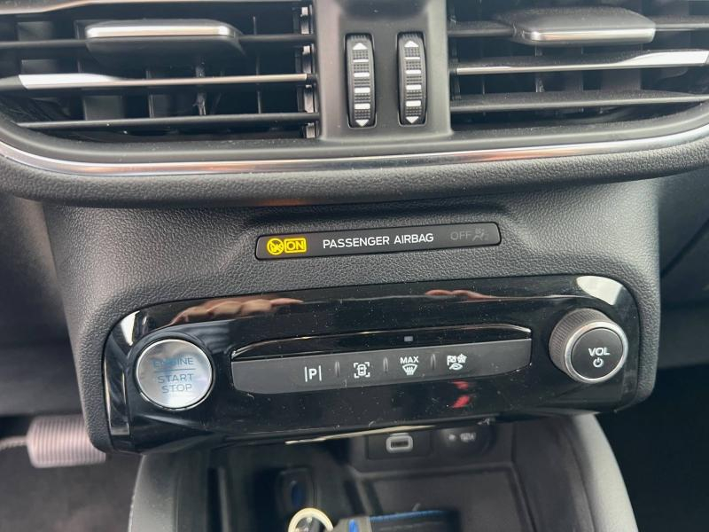 Photo 17 de l’annonce de FORD Kuga d’occasion à vendre à TOULON