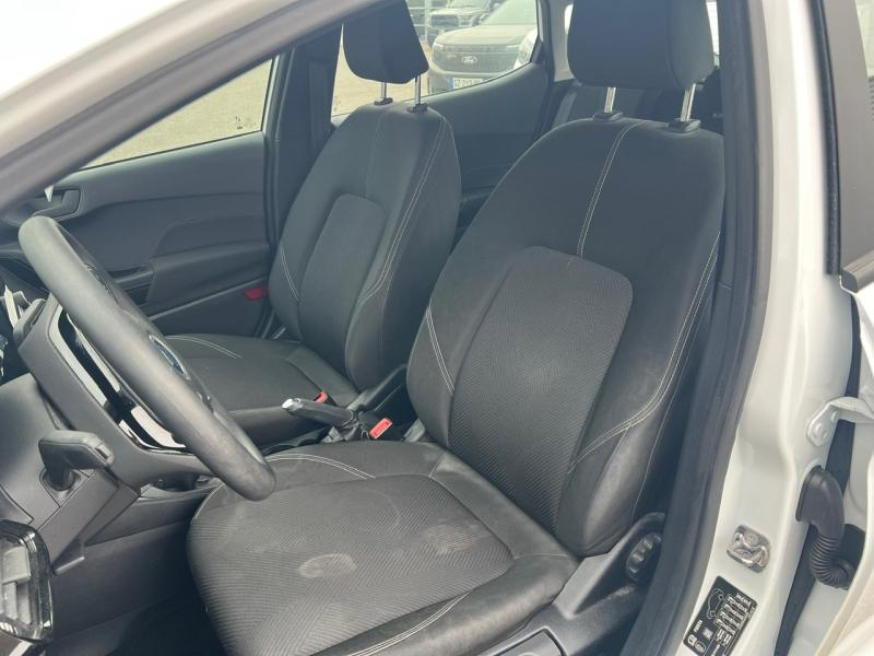 Photo 11 de l’annonce de FORD Fiesta d’occasion à vendre à TOULON