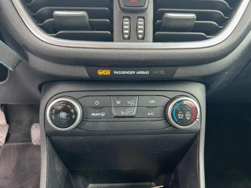 Photo 19 de l’annonce de FORD Fiesta d’occasion à vendre à TOULON