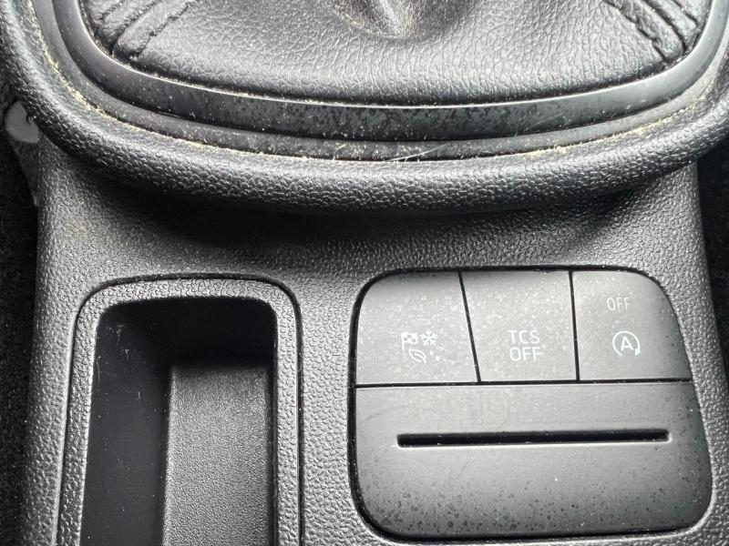 Photo 20 de l’annonce de FORD Fiesta d’occasion à vendre à TOULON