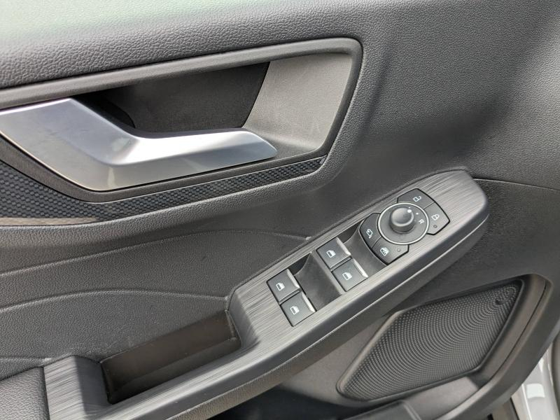 Photo 9 de l’annonce de FORD Kuga d’occasion à vendre à LA VALETTE