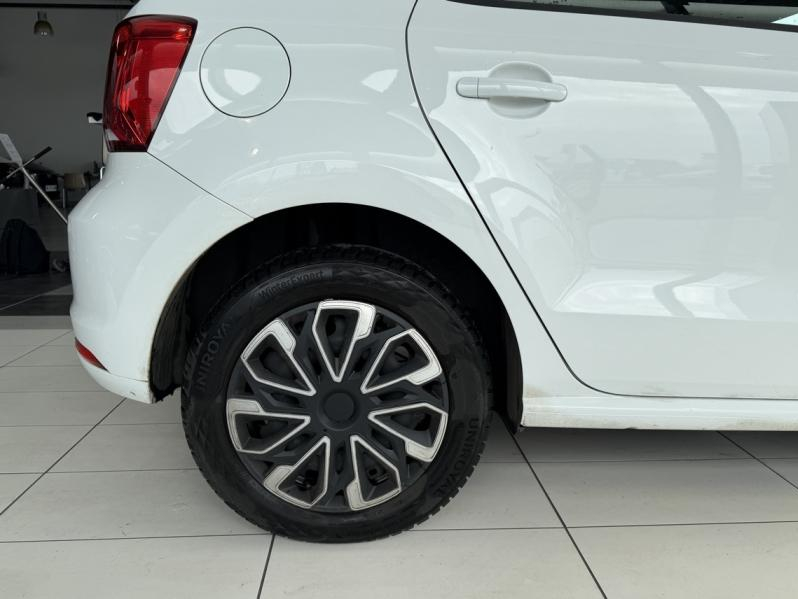 Photo 5 de l’annonce de VOLKSWAGEN Polo d’occasion à vendre à PAYS DE GEX