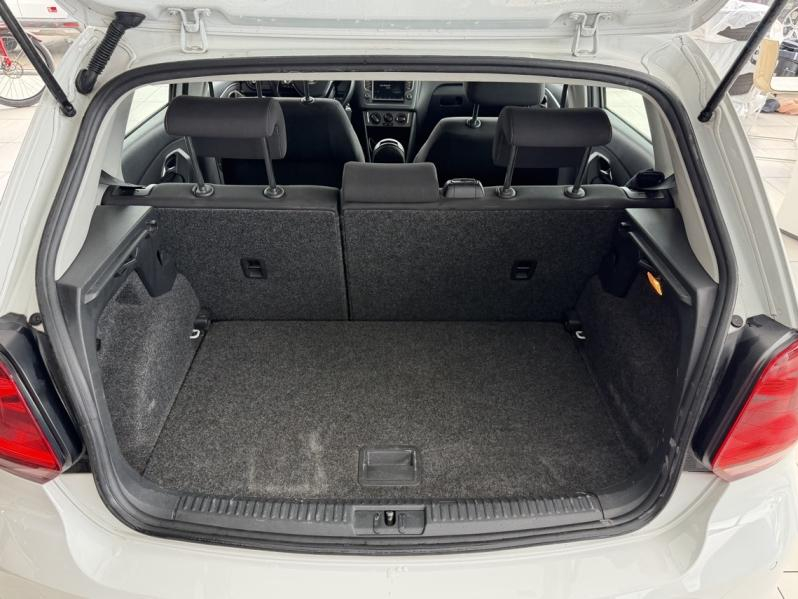 Photo 8 de l’annonce de VOLKSWAGEN Polo d’occasion à vendre à PAYS DE GEX