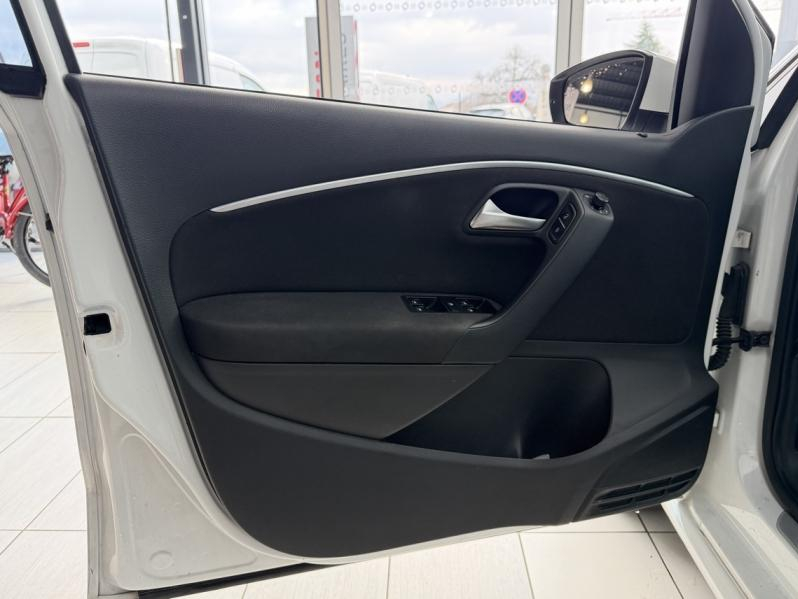 Photo 19 de l’annonce de VOLKSWAGEN Polo d’occasion à vendre à PAYS DE GEX