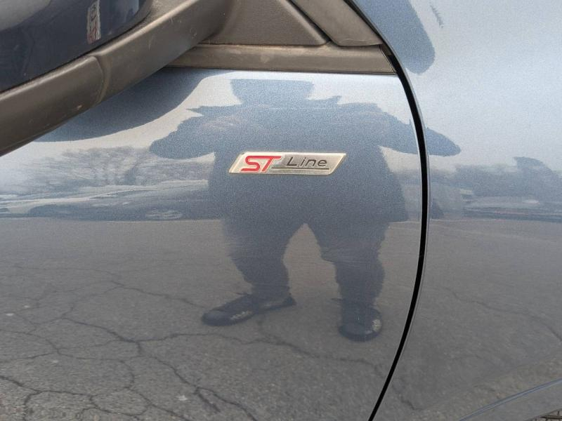 Photo 5 de l’annonce de FORD Kuga d’occasion à vendre à AIX-EN-PROVENCE