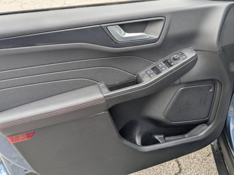 Photo 16 de l’annonce de FORD Kuga d’occasion à vendre à AIX-EN-PROVENCE