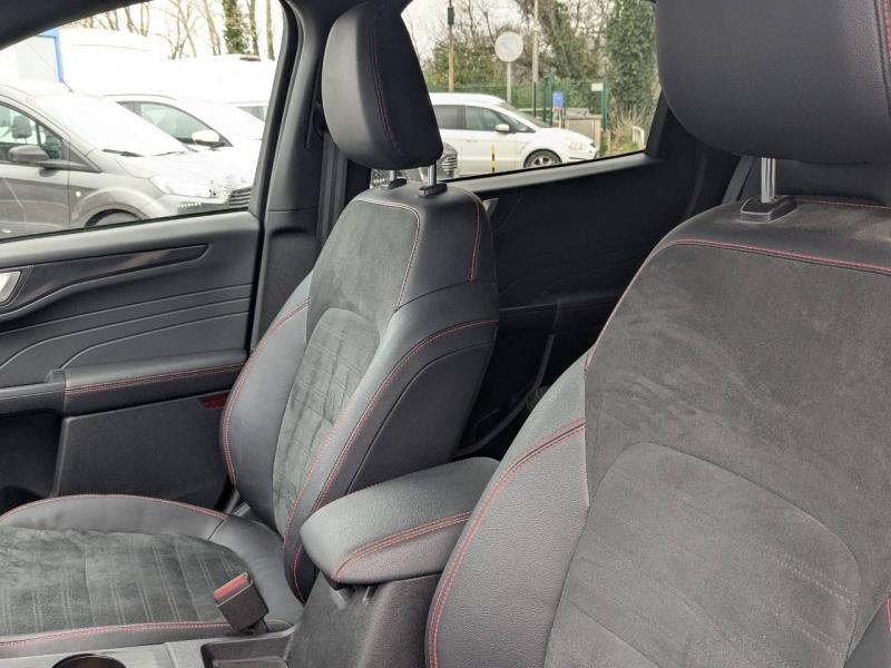 Photo 18 de l’annonce de FORD Kuga d’occasion à vendre à AIX-EN-PROVENCE