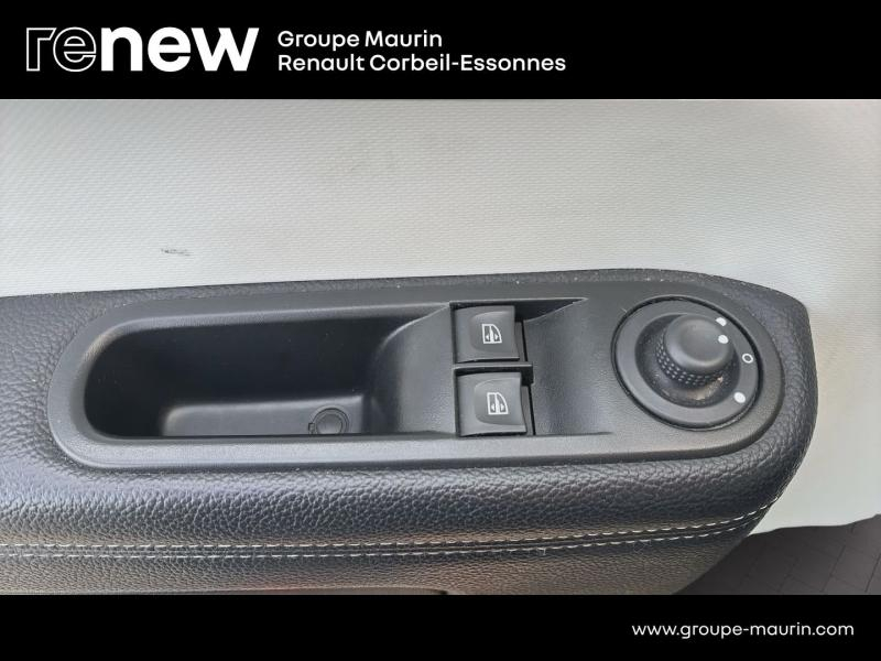 Photo 19 de l’annonce de RENAULT Twingo d’occasion à vendre à CORBEIL-ESSONNES