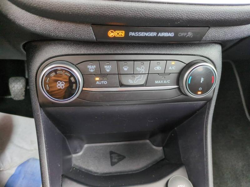 Photo 8 de l’annonce de FORD Fiesta d’occasion à vendre à NÎMES