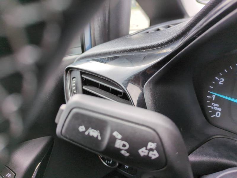 Photo 11 de l’annonce de FORD Fiesta d’occasion à vendre à NÎMES