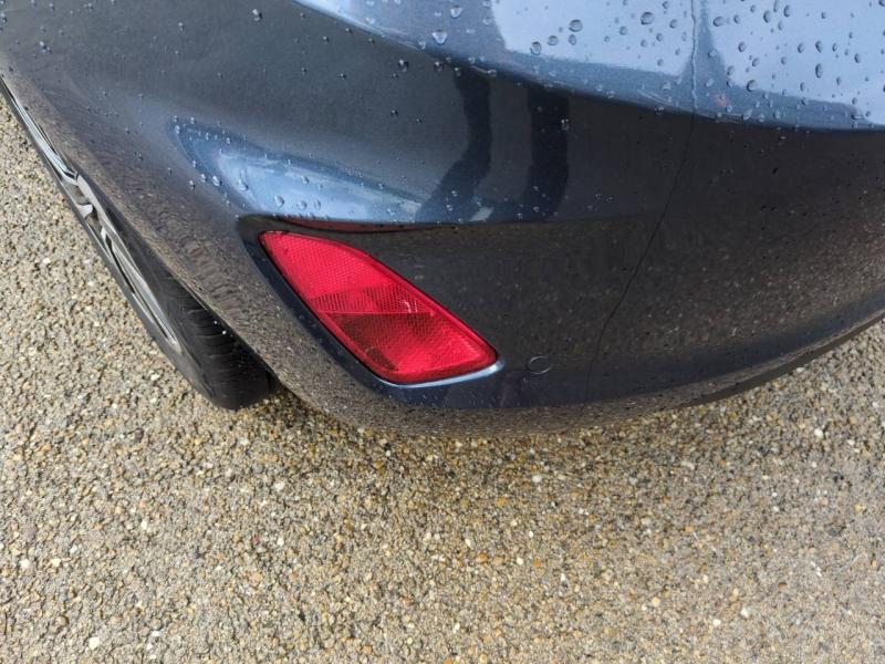 Photo 18 de l’annonce de FORD Fiesta d’occasion à vendre à NÎMES