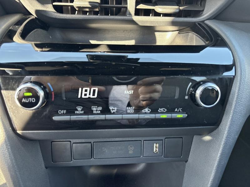 Photo 12 de l’annonce de TOYOTA Yaris Cross d’occasion à vendre à MONTFAVET