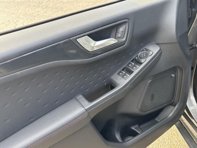 Photo 16 de l’annonce de FORD Kuga d’occasion à vendre à AIX-EN-PROVENCE