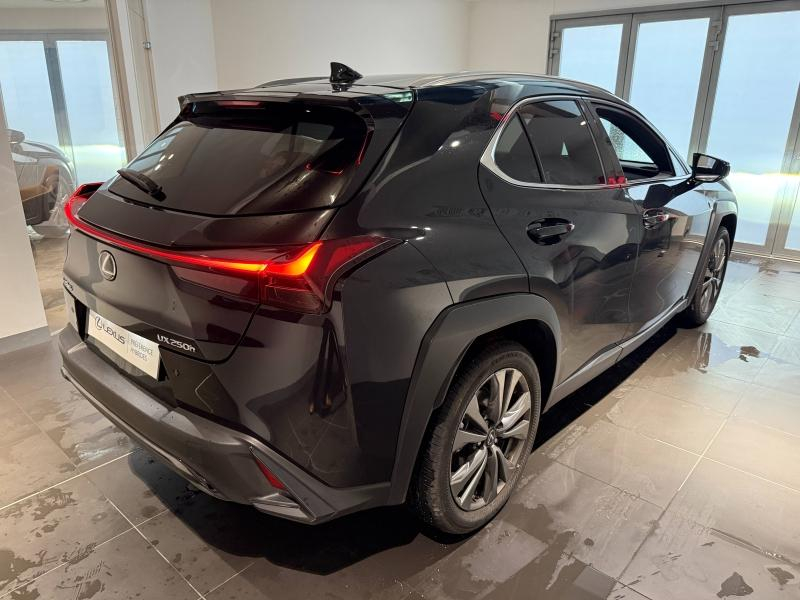 Photo 5 de l’annonce de LEXUS UX d’occasion à vendre à MONTFAVET