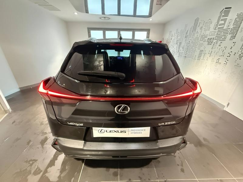 Photo 6 de l’annonce de LEXUS UX d’occasion à vendre à MONTFAVET