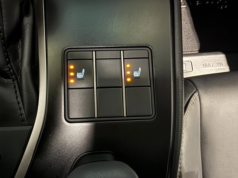 Photo 16 de l’annonce de LEXUS UX d’occasion à vendre à MONTFAVET