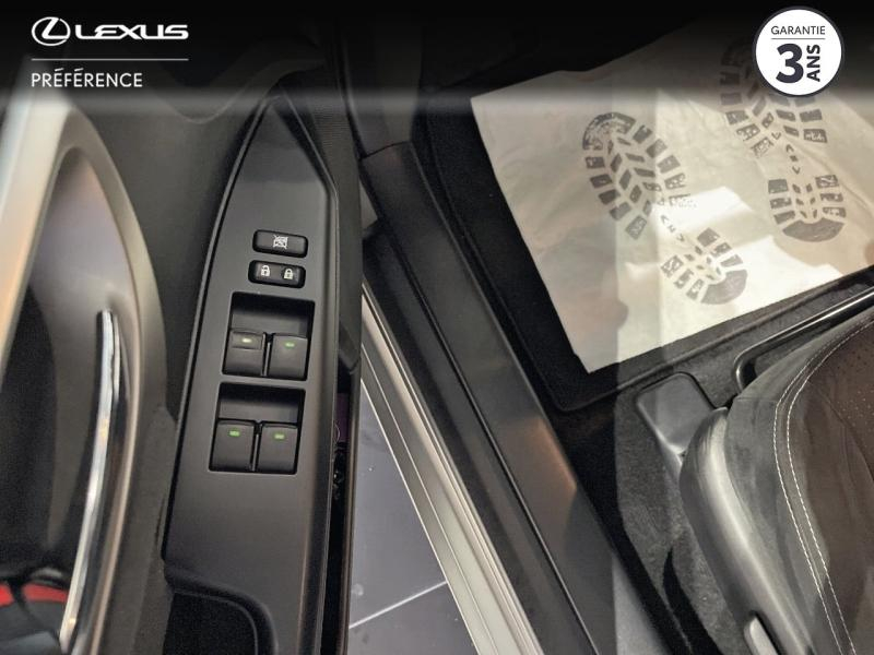 Photo 12 de l’annonce de LEXUS CT d’occasion à vendre à MONTFAVET