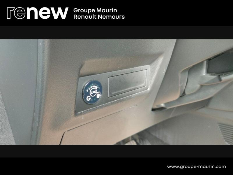 Photo 20 de l’annonce de RENAULT Captur d’occasion à vendre à SAINT PIERRE LES NEMOURS