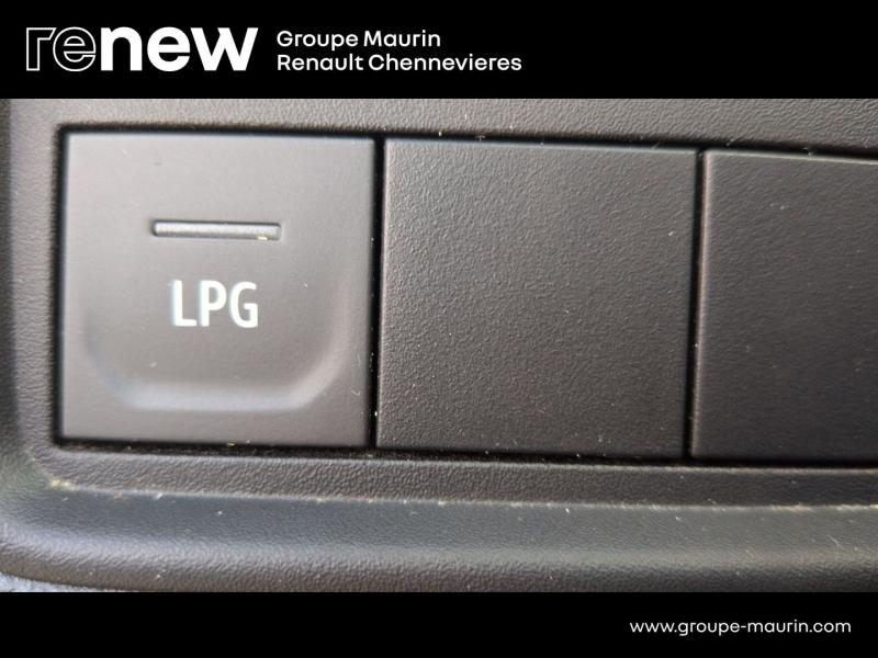 Photo 19 de l’annonce de DACIA Duster d’occasion à vendre à CHENNEVIÈRES-SUR-MARNE