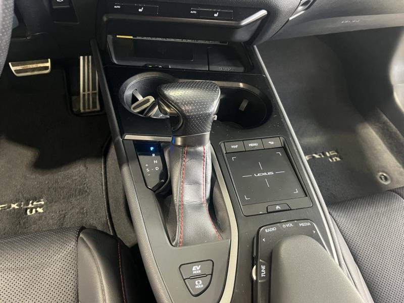 Photo 12 de l’annonce de LEXUS UX d’occasion à vendre à LATTES