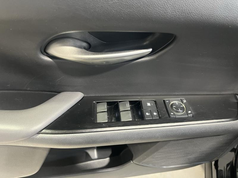 Photo 17 de l’annonce de LEXUS UX d’occasion à vendre à LATTES