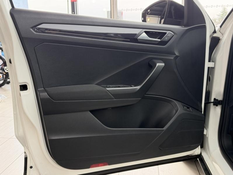 Photo 20 de l’annonce de VOLKSWAGEN T-Roc d’occasion à vendre à PAYS DE GEX