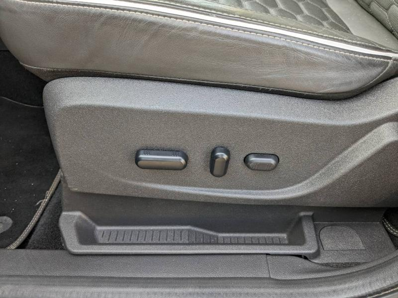 Photo 19 de l’annonce de FORD Kuga d’occasion à vendre à MARSEILLE