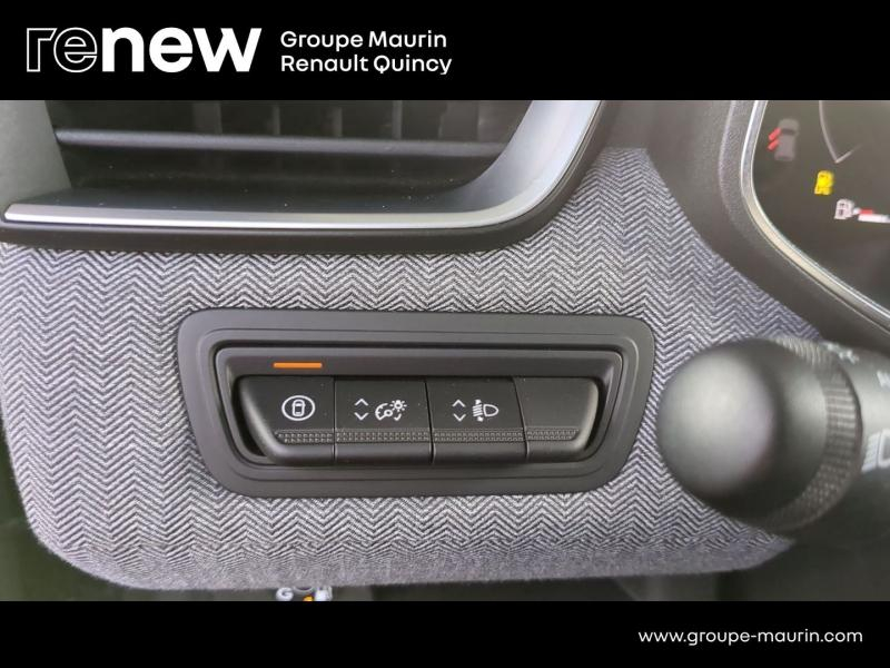 Photo 18 de l’annonce de RENAULT Clio d’occasion à vendre à QUINCY-SOUS-SÉNART