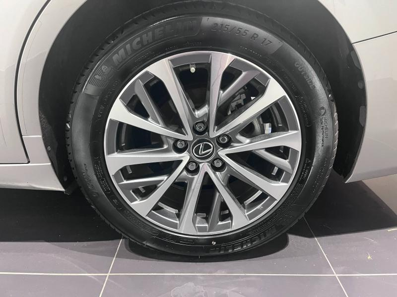 Photo 19 de l’annonce de LEXUS ES d’occasion à vendre à LATTES