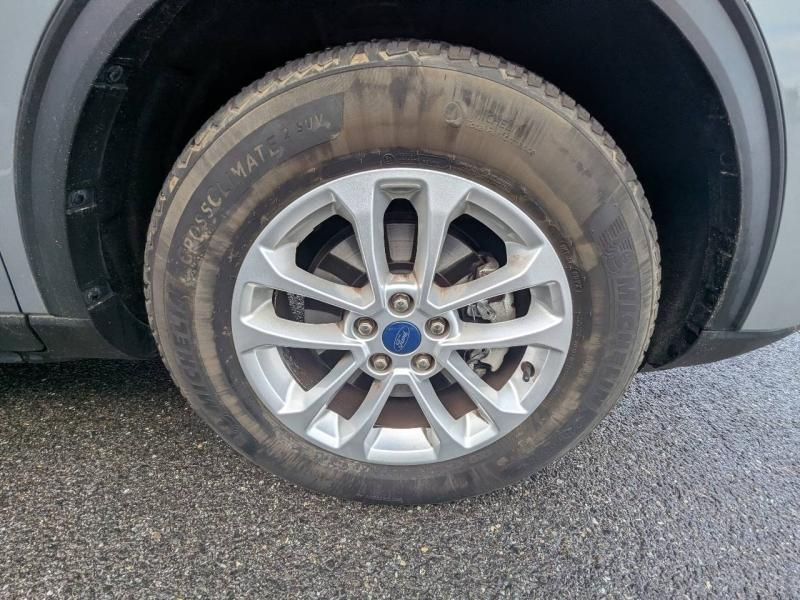 Photo 9 de l’annonce de FORD Kuga d’occasion à vendre à FRÉJUS