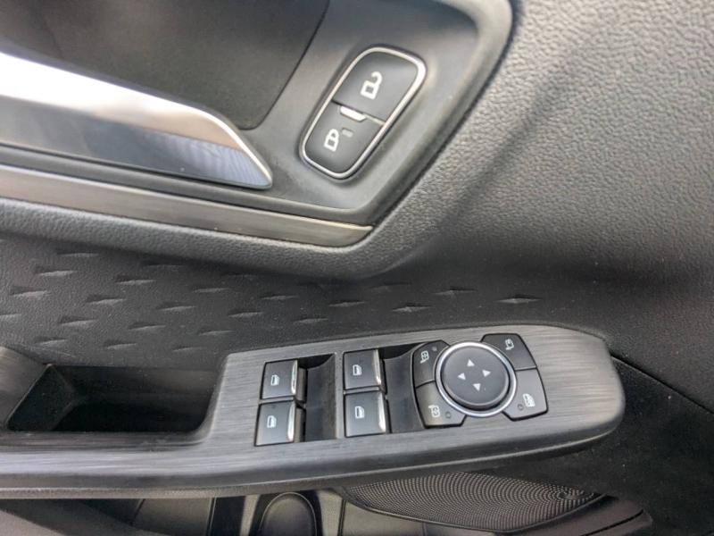 Photo 12 de l’annonce de FORD Kuga d’occasion à vendre à FRÉJUS