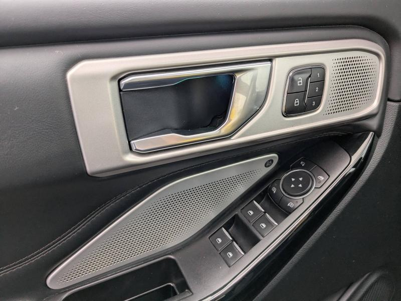 Photo 19 de l’annonce de FORD Explorer d’occasion à vendre à AVIGNON