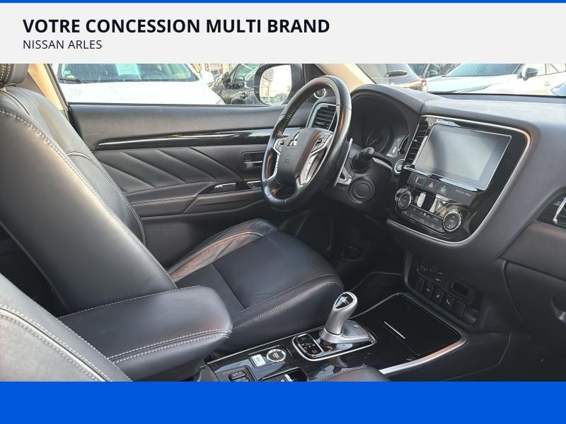 Photo 16 de l’annonce de MITSUBISHI Outlander d’occasion à vendre à ARLES