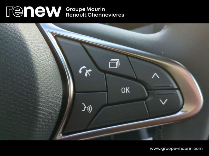 Photo 16 de l’annonce de RENAULT Clio d’occasion à vendre à CHENNEVIÈRES-SUR-MARNE